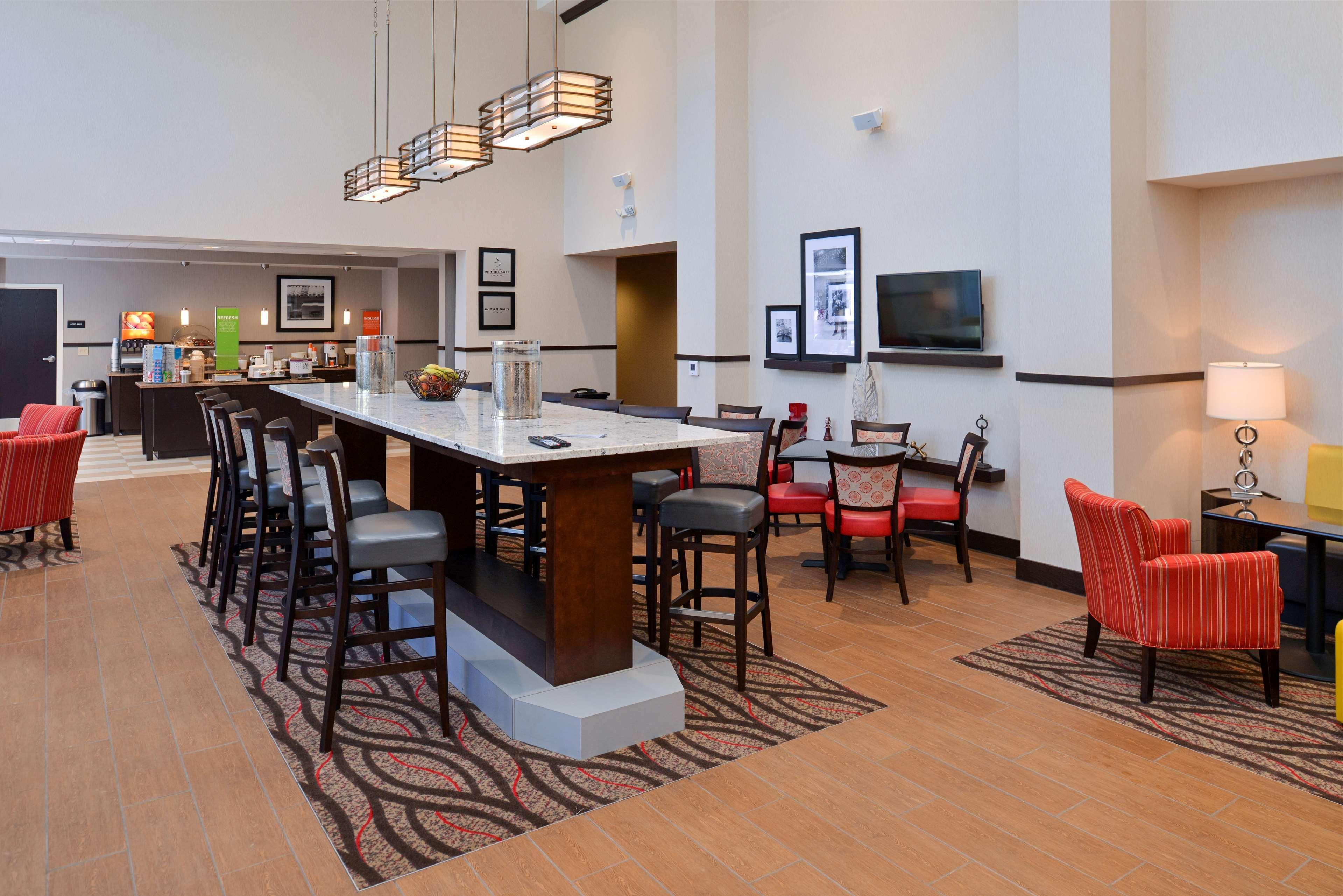 Hampton Inn & Suites California University-Pittsburgh Coal Center Екстериор снимка