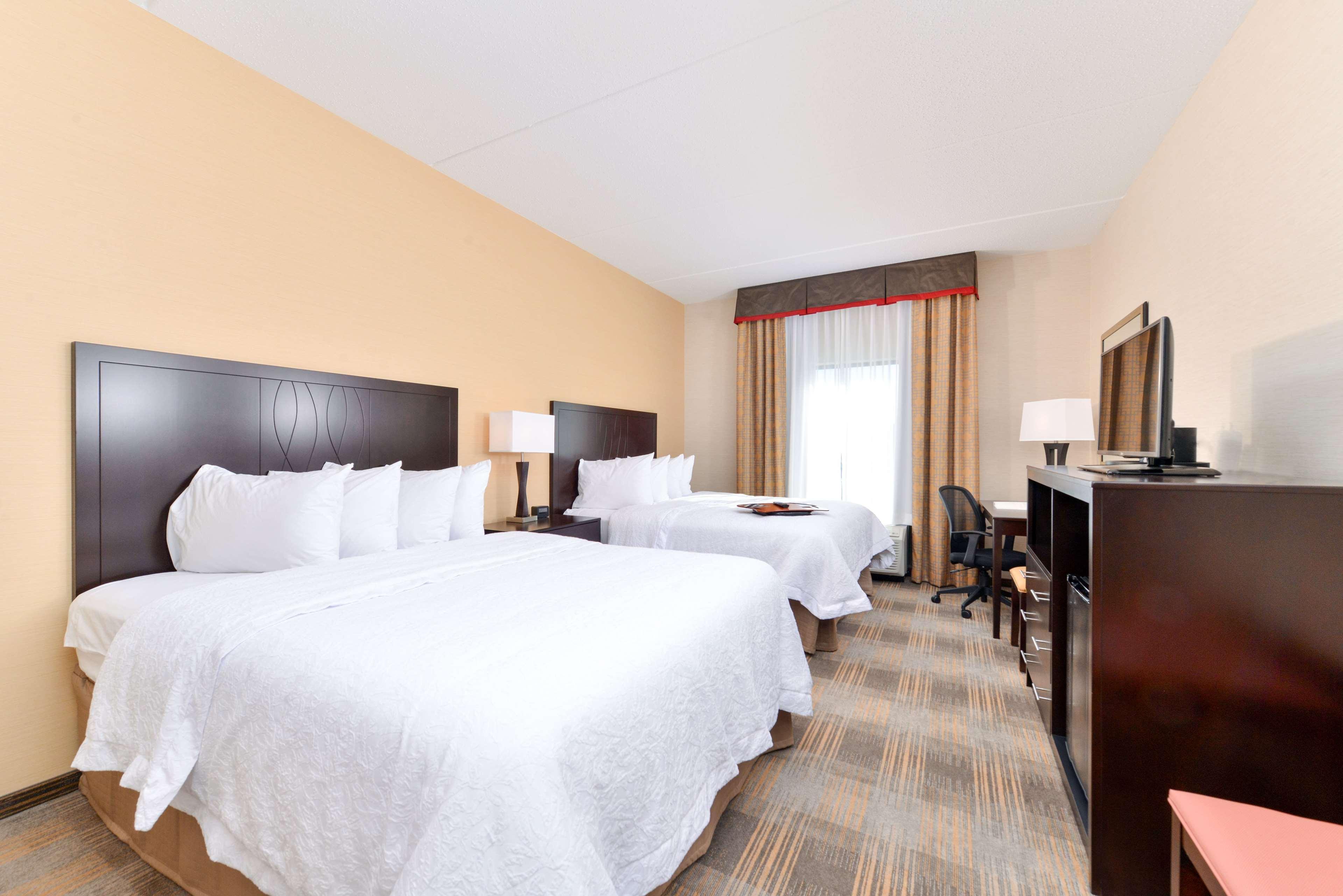 Hampton Inn & Suites California University-Pittsburgh Coal Center Екстериор снимка