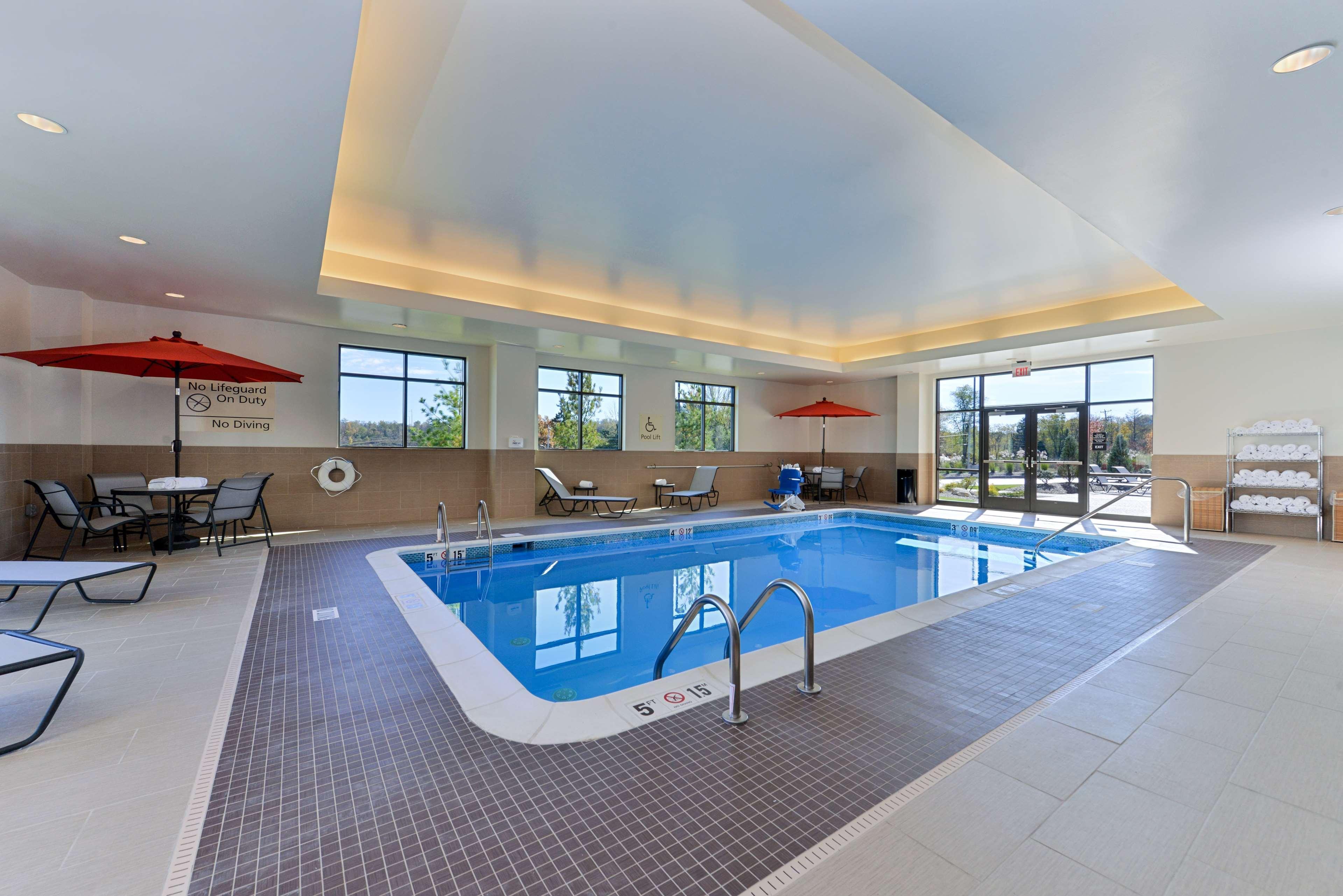 Hampton Inn & Suites California University-Pittsburgh Coal Center Екстериор снимка