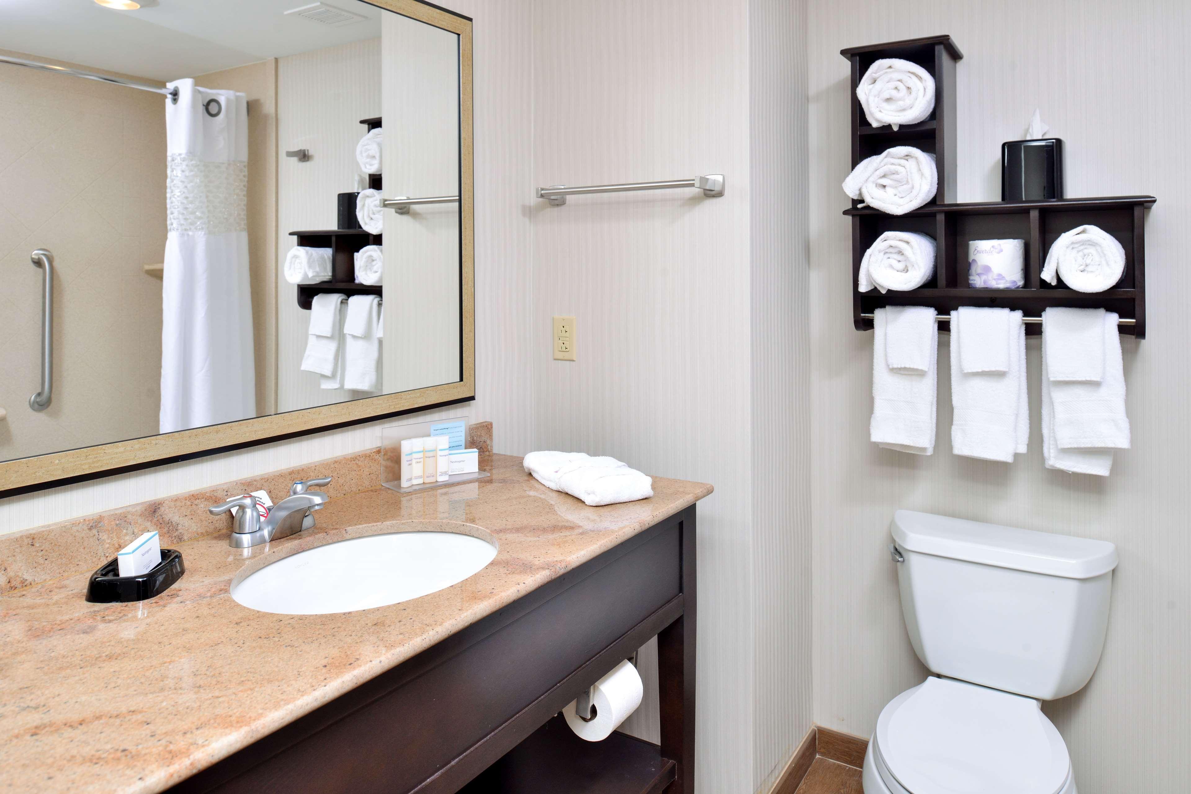 Hampton Inn & Suites California University-Pittsburgh Coal Center Екстериор снимка