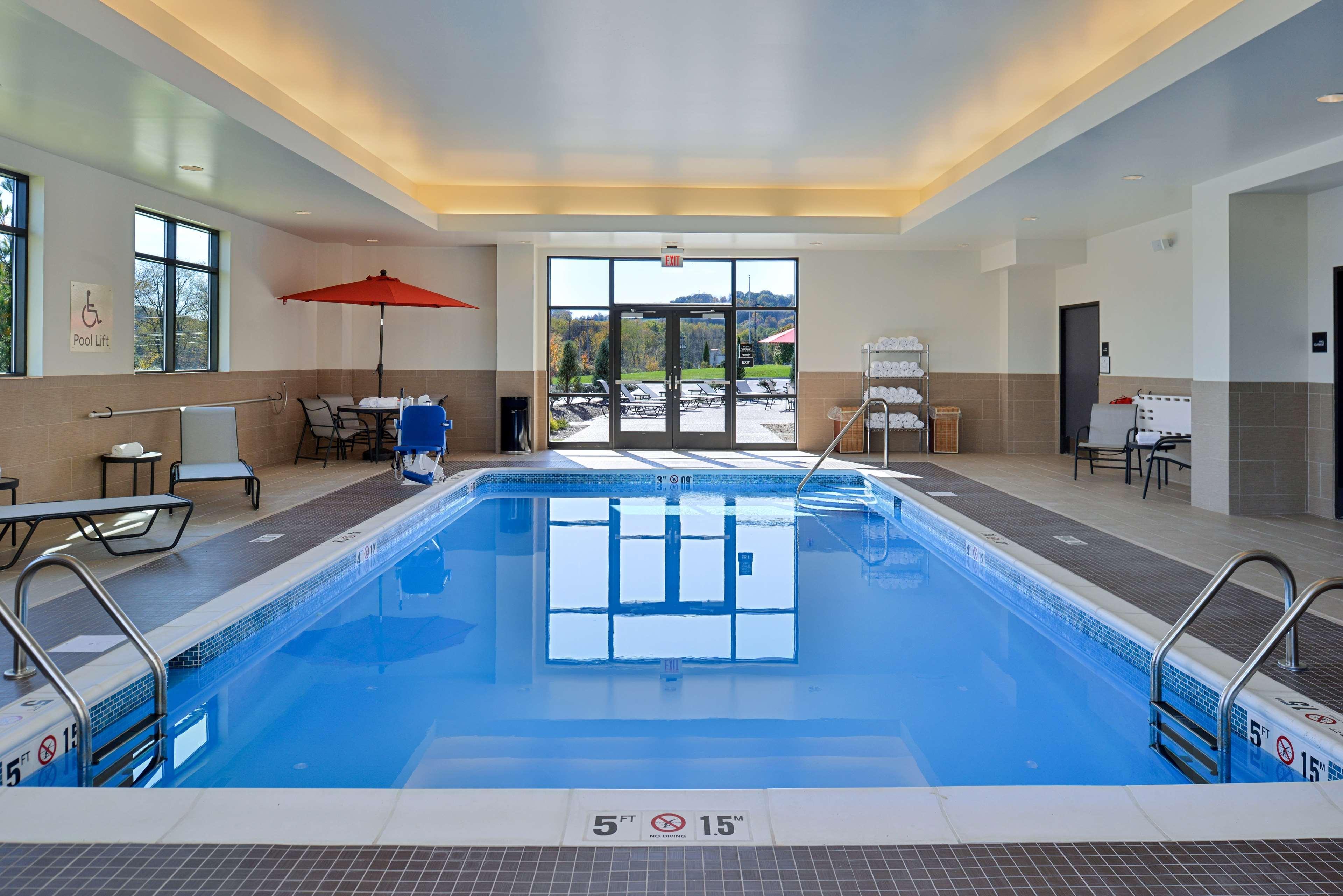 Hampton Inn & Suites California University-Pittsburgh Coal Center Екстериор снимка