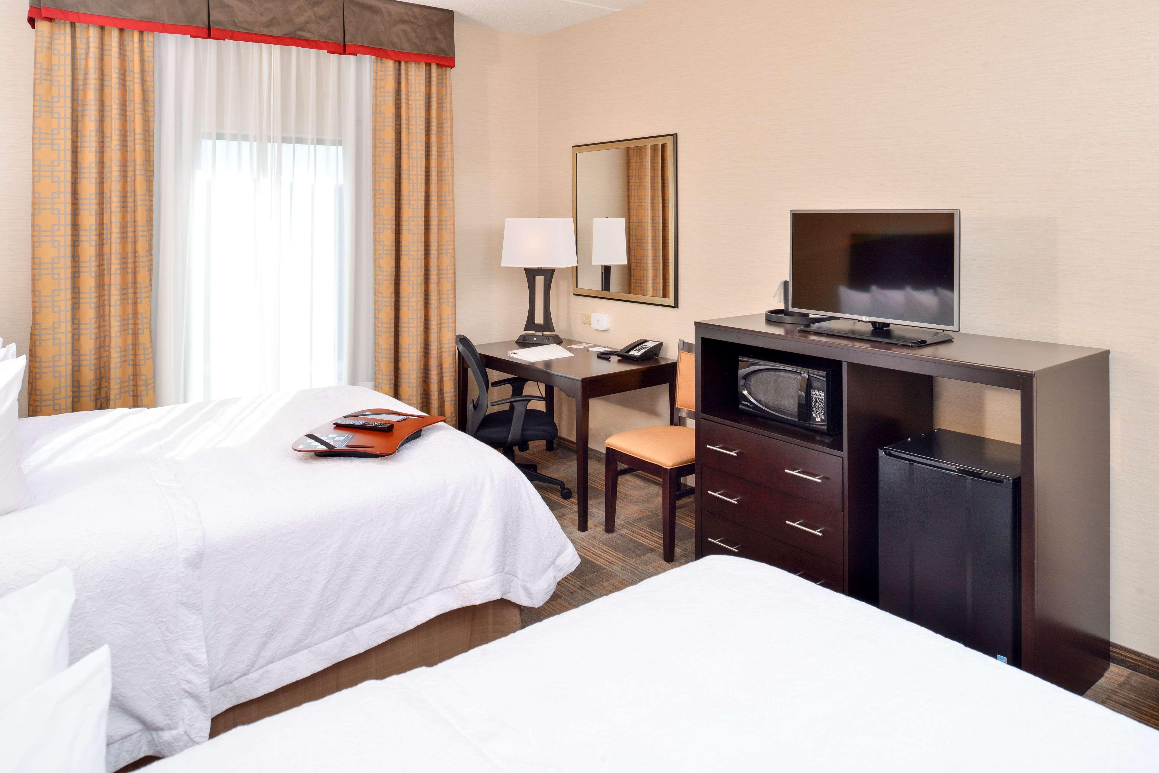 Hampton Inn & Suites California University-Pittsburgh Coal Center Екстериор снимка