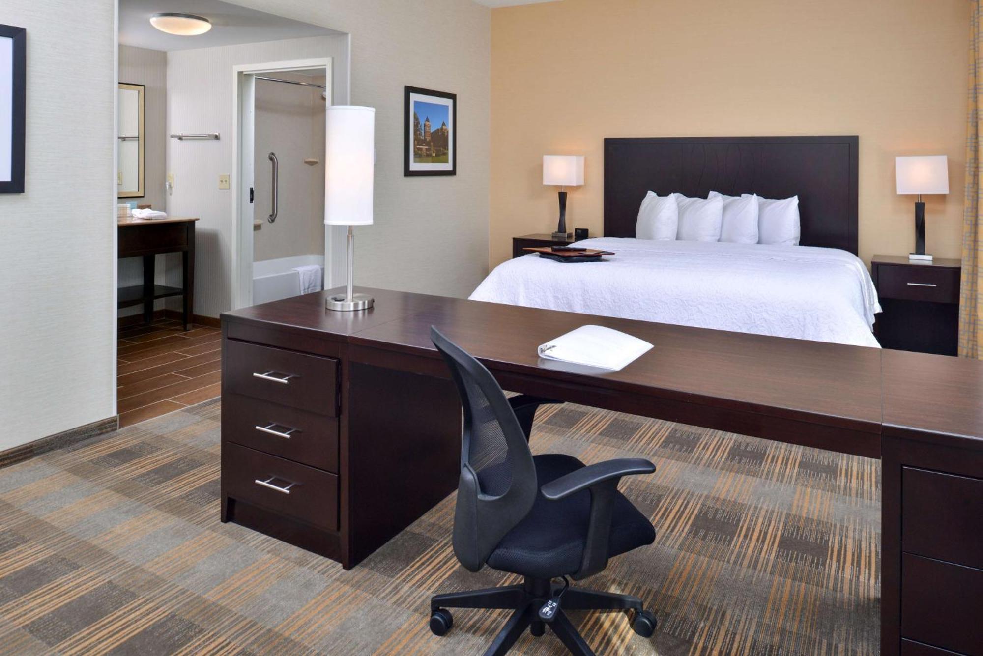 Hampton Inn & Suites California University-Pittsburgh Coal Center Екстериор снимка