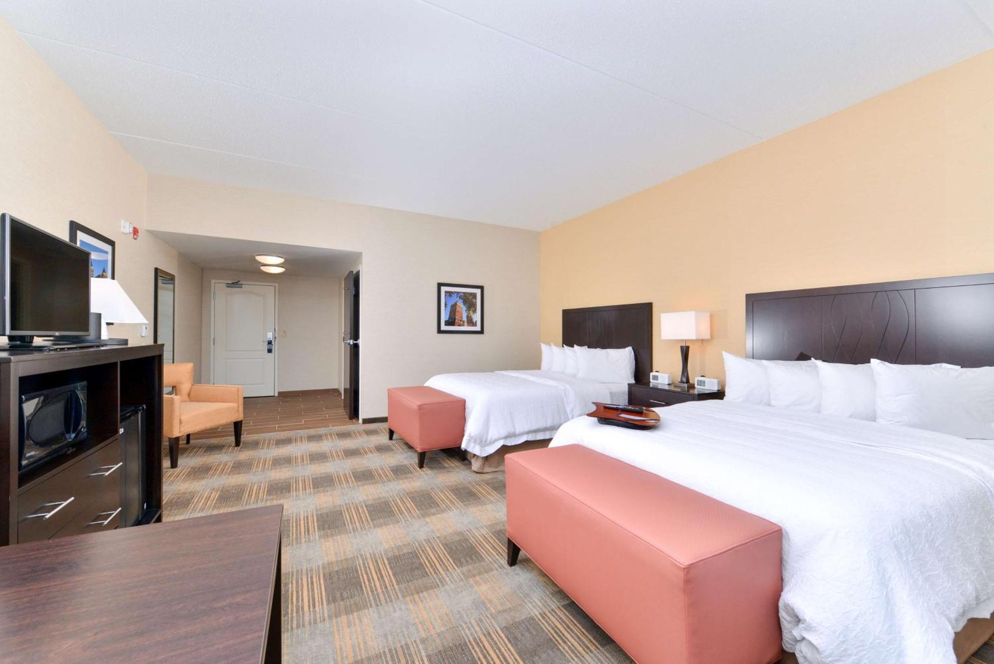Hampton Inn & Suites California University-Pittsburgh Coal Center Екстериор снимка