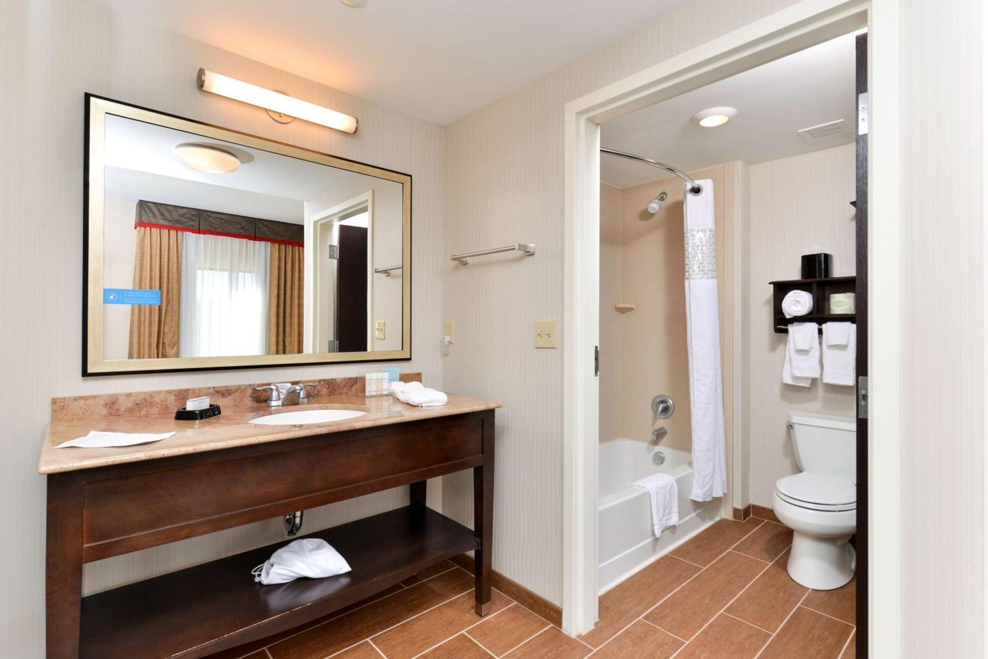 Hampton Inn & Suites California University-Pittsburgh Coal Center Екстериор снимка