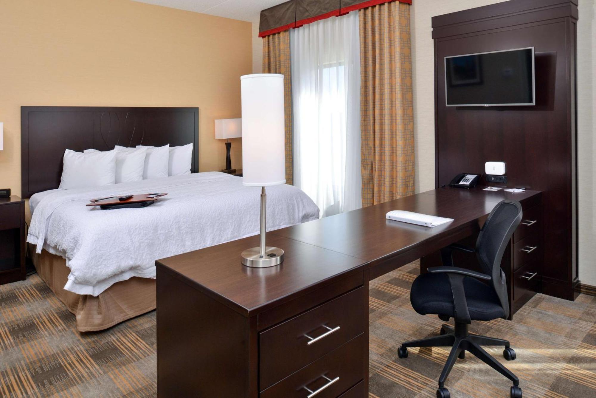 Hampton Inn & Suites California University-Pittsburgh Coal Center Екстериор снимка