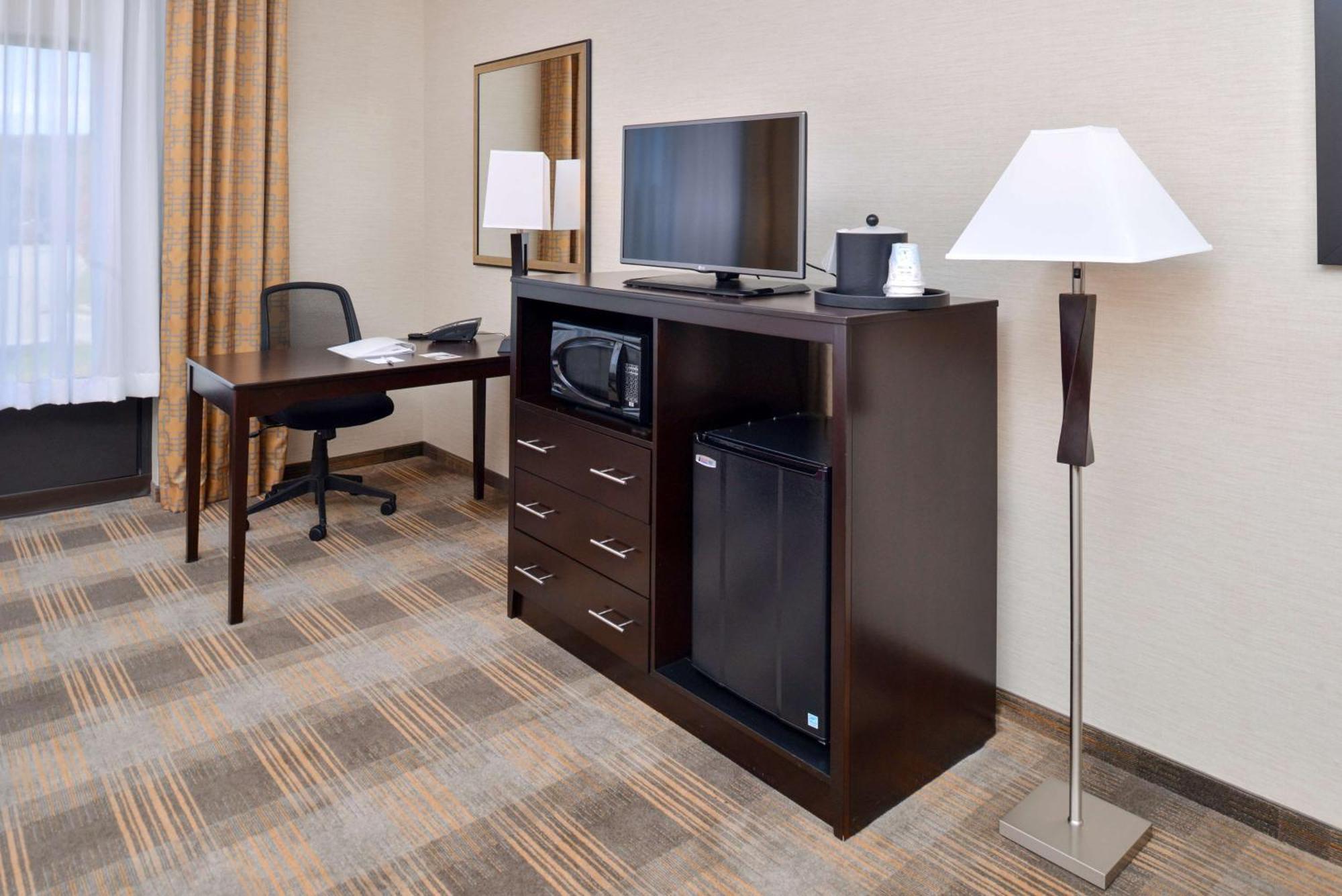 Hampton Inn & Suites California University-Pittsburgh Coal Center Екстериор снимка