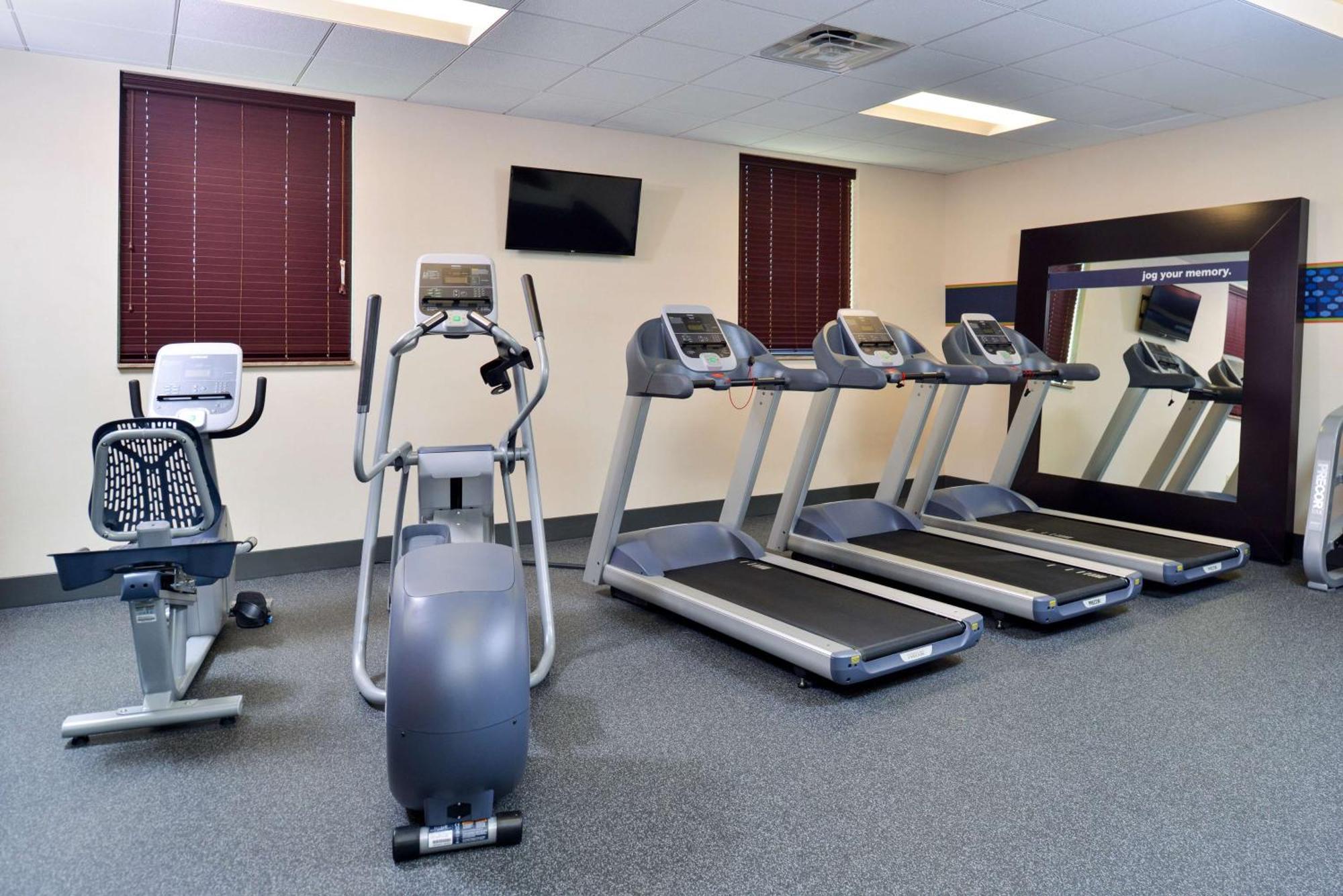 Hampton Inn & Suites California University-Pittsburgh Coal Center Екстериор снимка